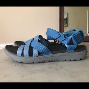 Teva Sandals 💙